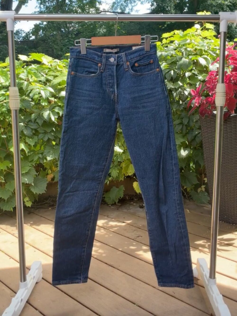 Levis mid wash wedgie jeans
